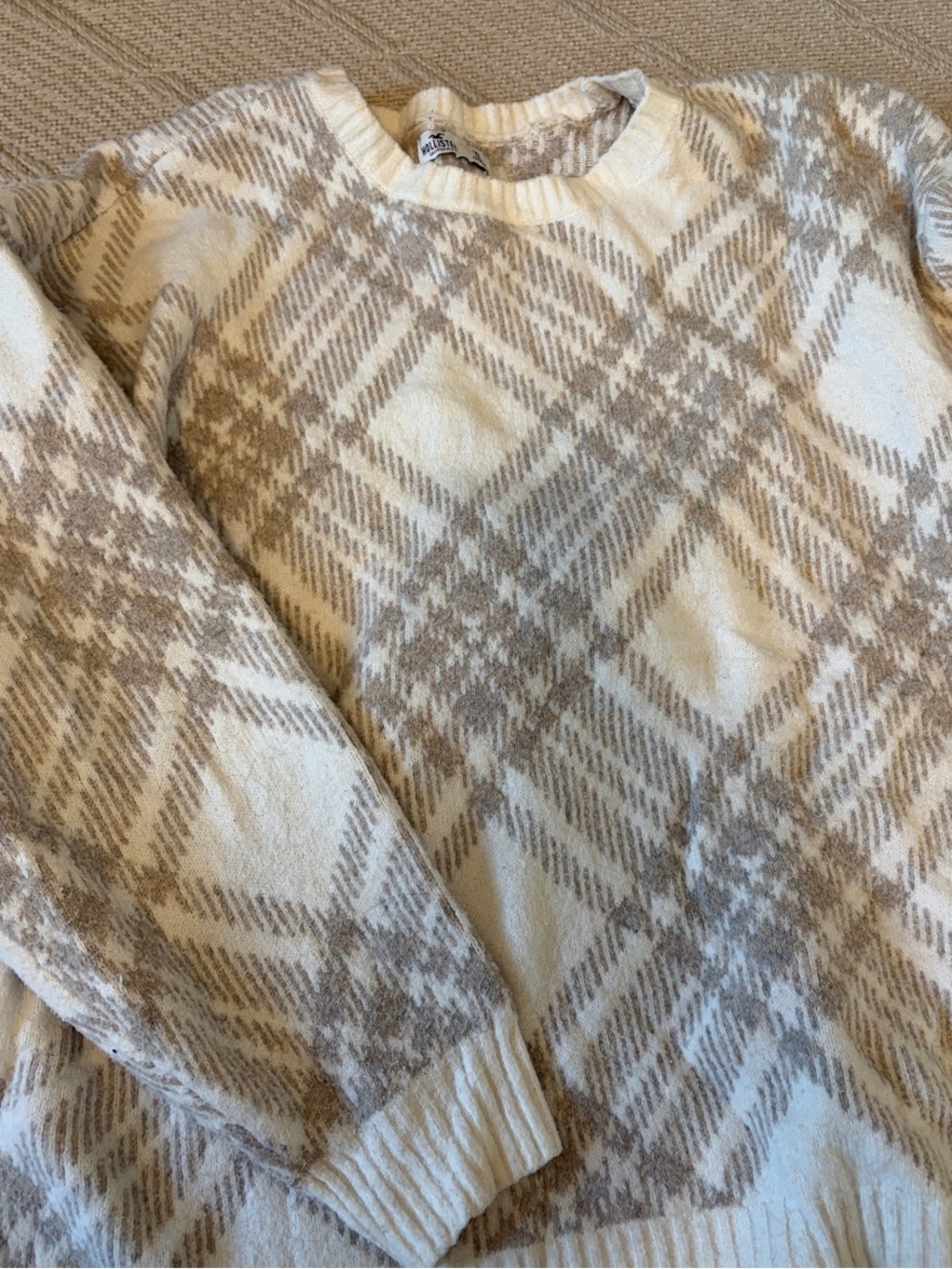 Hollister Cream and Tan Plaid Crewneck Sweater